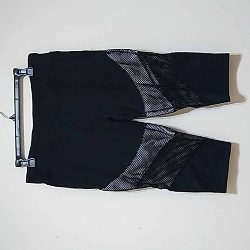 Fabletics Women's Black Mesh Capri Leggings